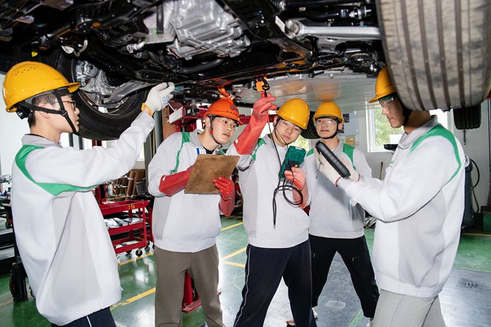 2新能源汽車制造與檢測2.jpg 2新能源汽車制造與檢測2.jpg